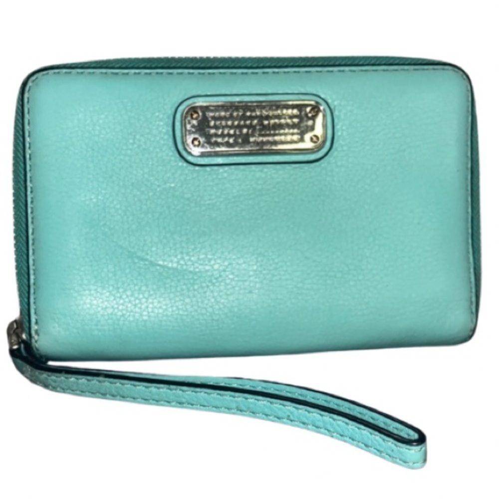 Marc by Marc Jacobs Classic Q Wingman zip-around wristlet wallet in a turquoise